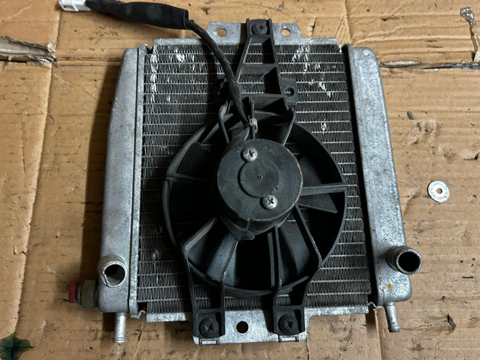 2009 Piaggio MP3 125 Radiator ONLY