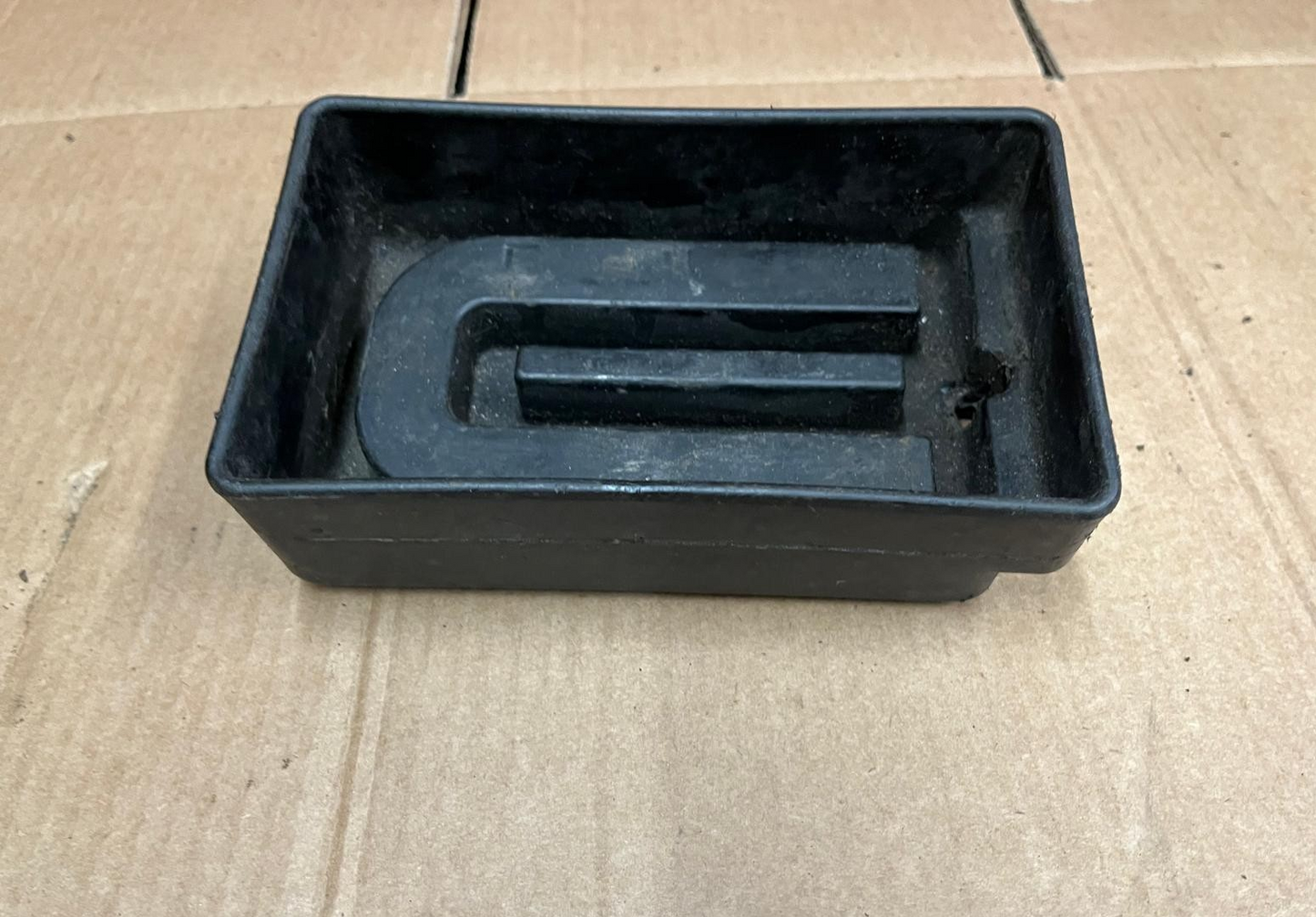 Vespa GTS 125 300 Battery Tray Holder | 584934 75005