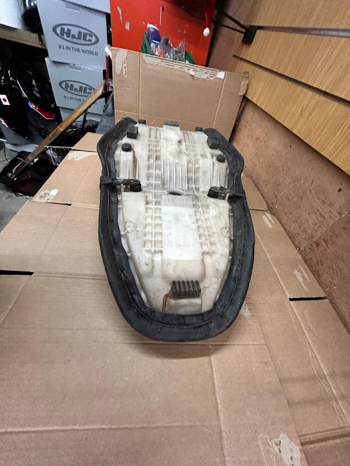 1998 Suzuki GSF 600 Bandit Seat Saddle | 45111-26E01