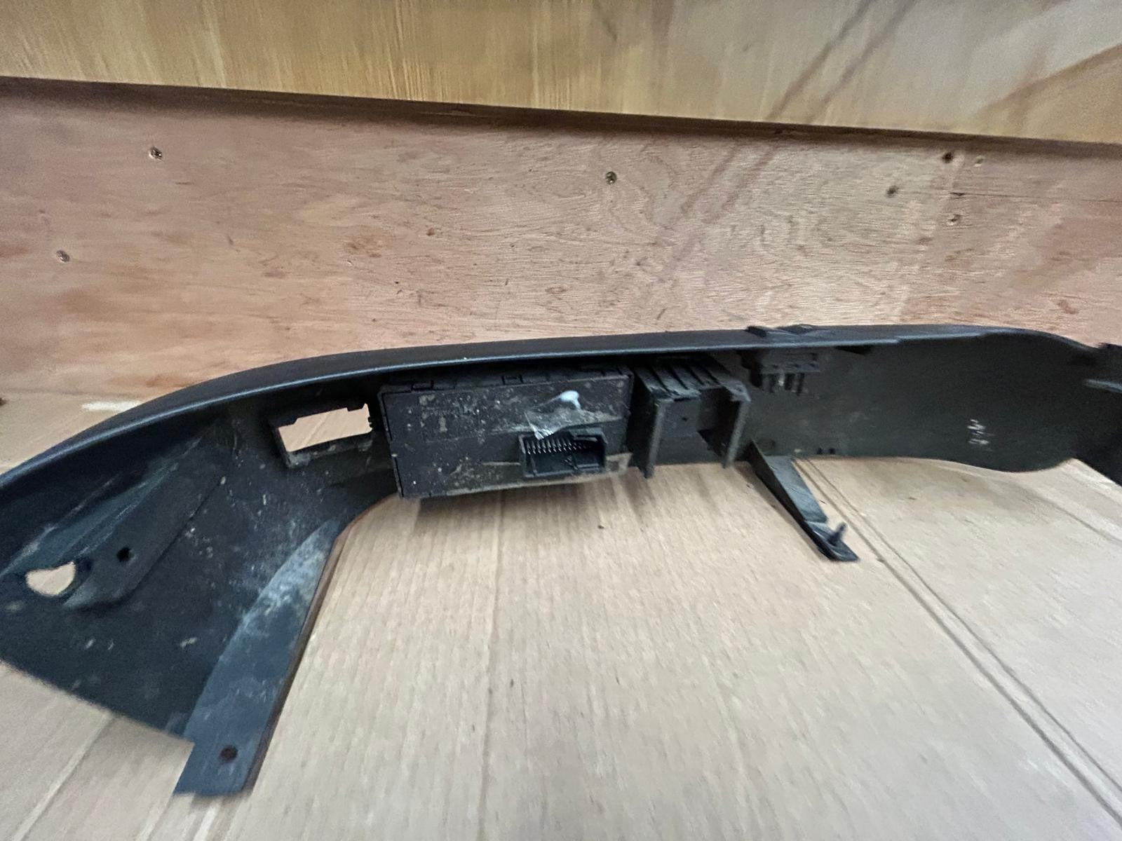 Genuine BMW 7 Series E38 Front Right Seat Adjustor + Cover 8207246A 61318373742