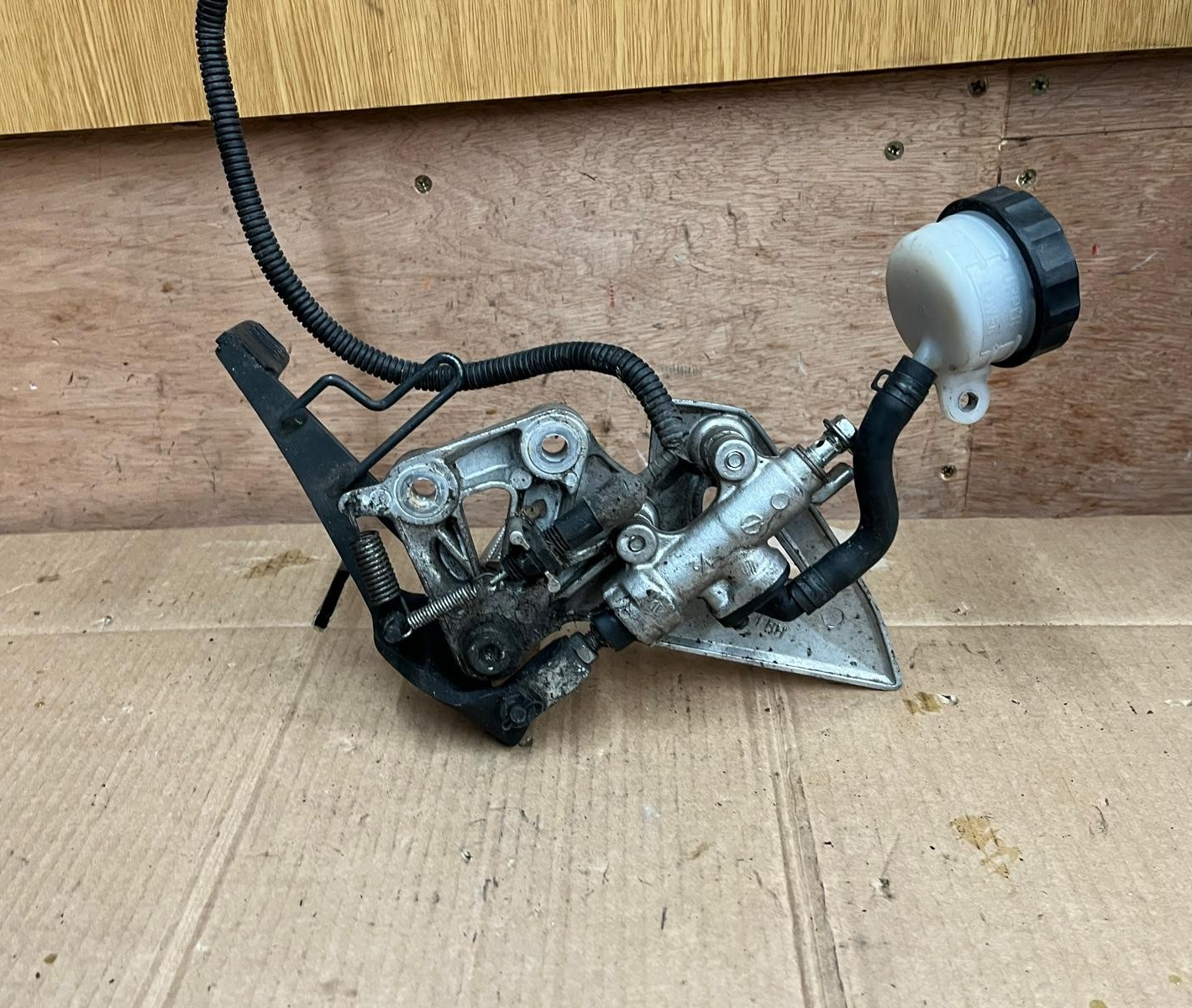 2019 Suzuki GSXR 125 Front Right Footrest Assembly