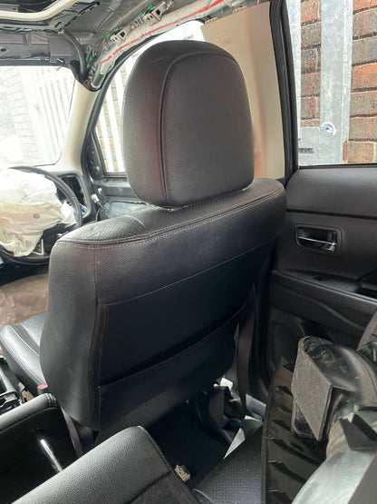 2014 Mitsubishi Outlander GX 4h PHEV Front Right Driver Seat
