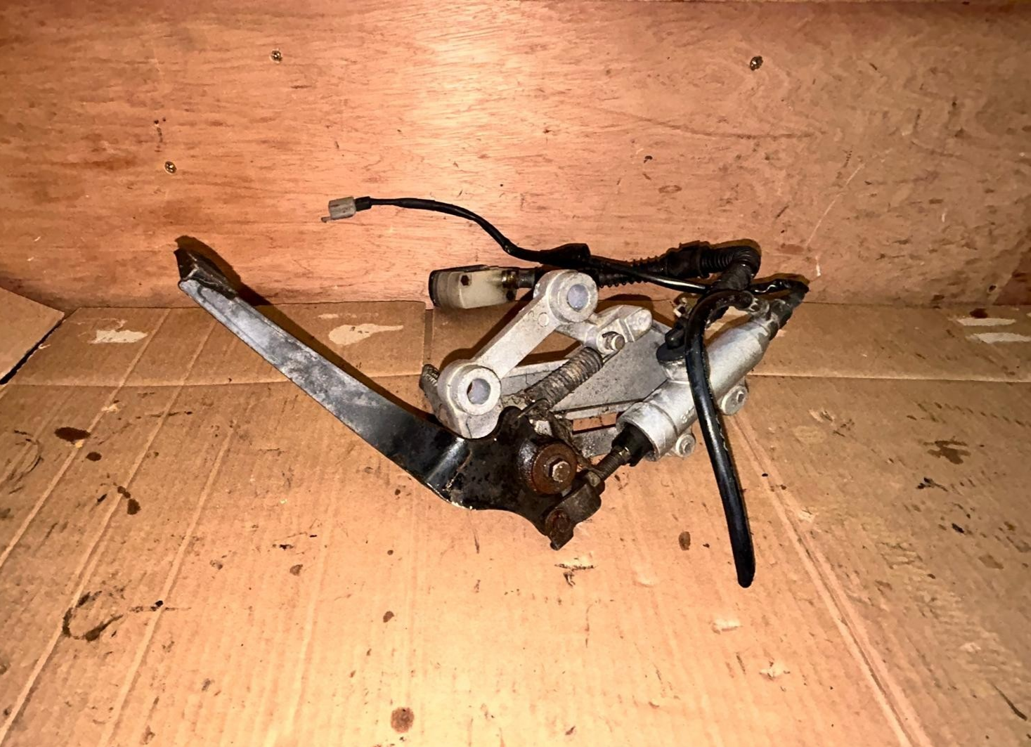 2009 Honda CBR 125 Front Right Footrest Assembly