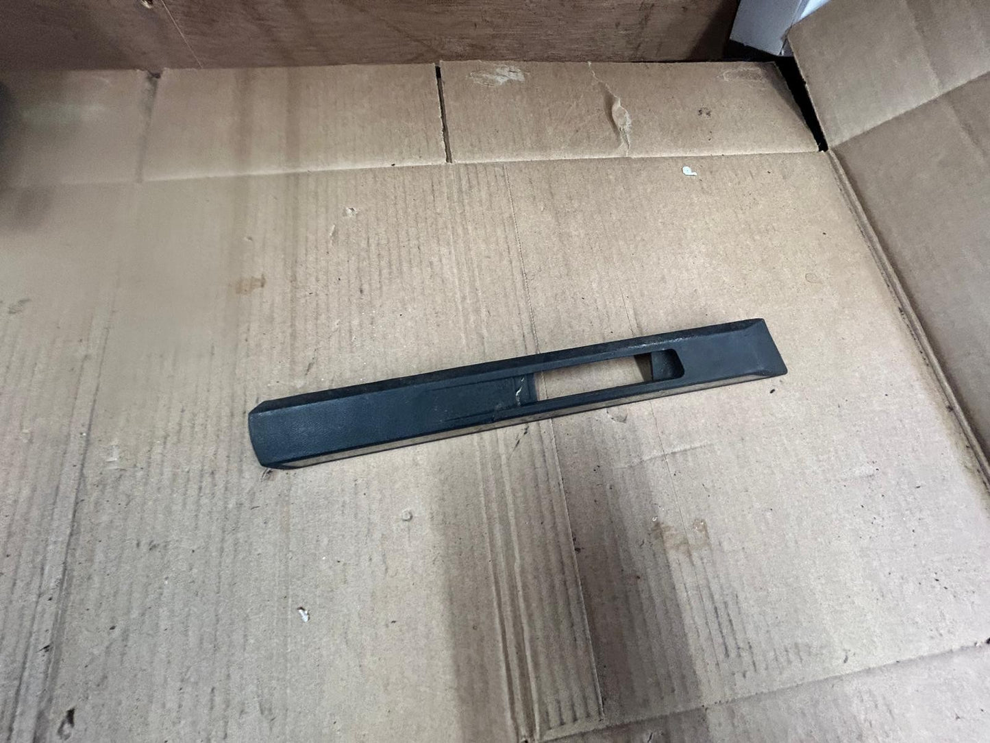 Genuine BMW 7 Series E38 Front Left Fender Trim Moulding | 8165219