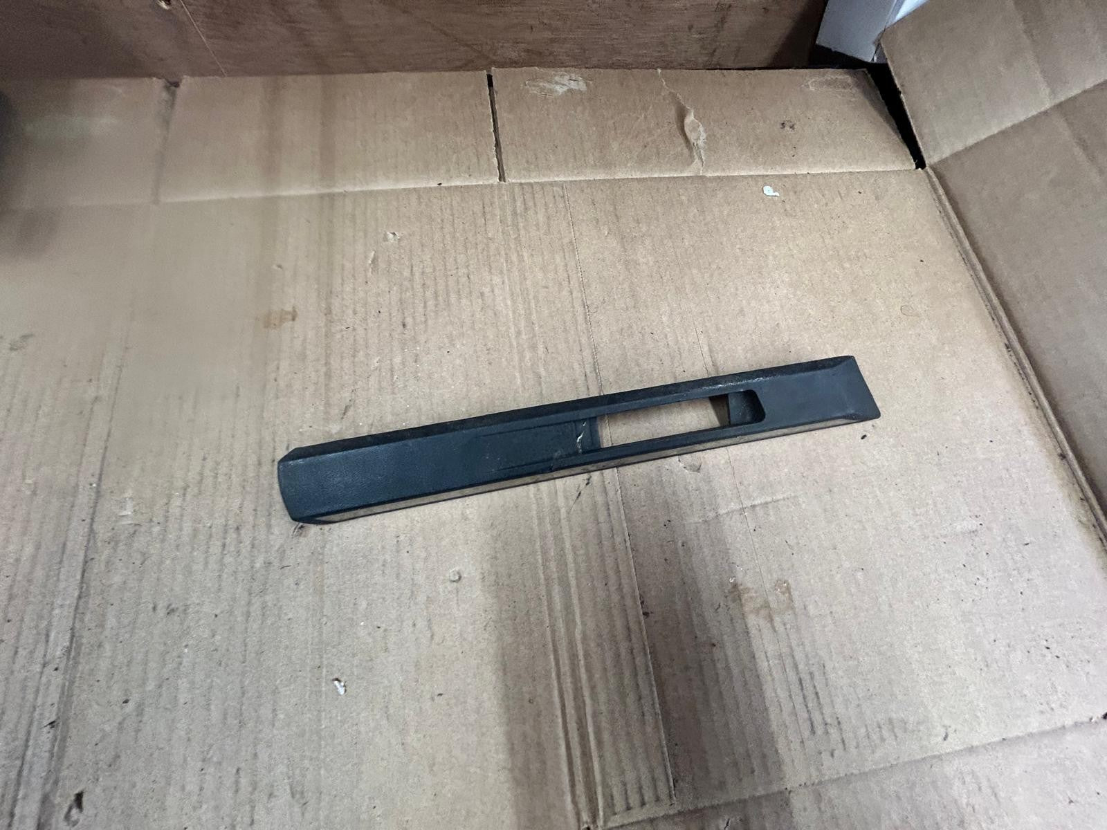 Genuine BMW 7 Series E38 Front Left Fender Trim Moulding | 8165219