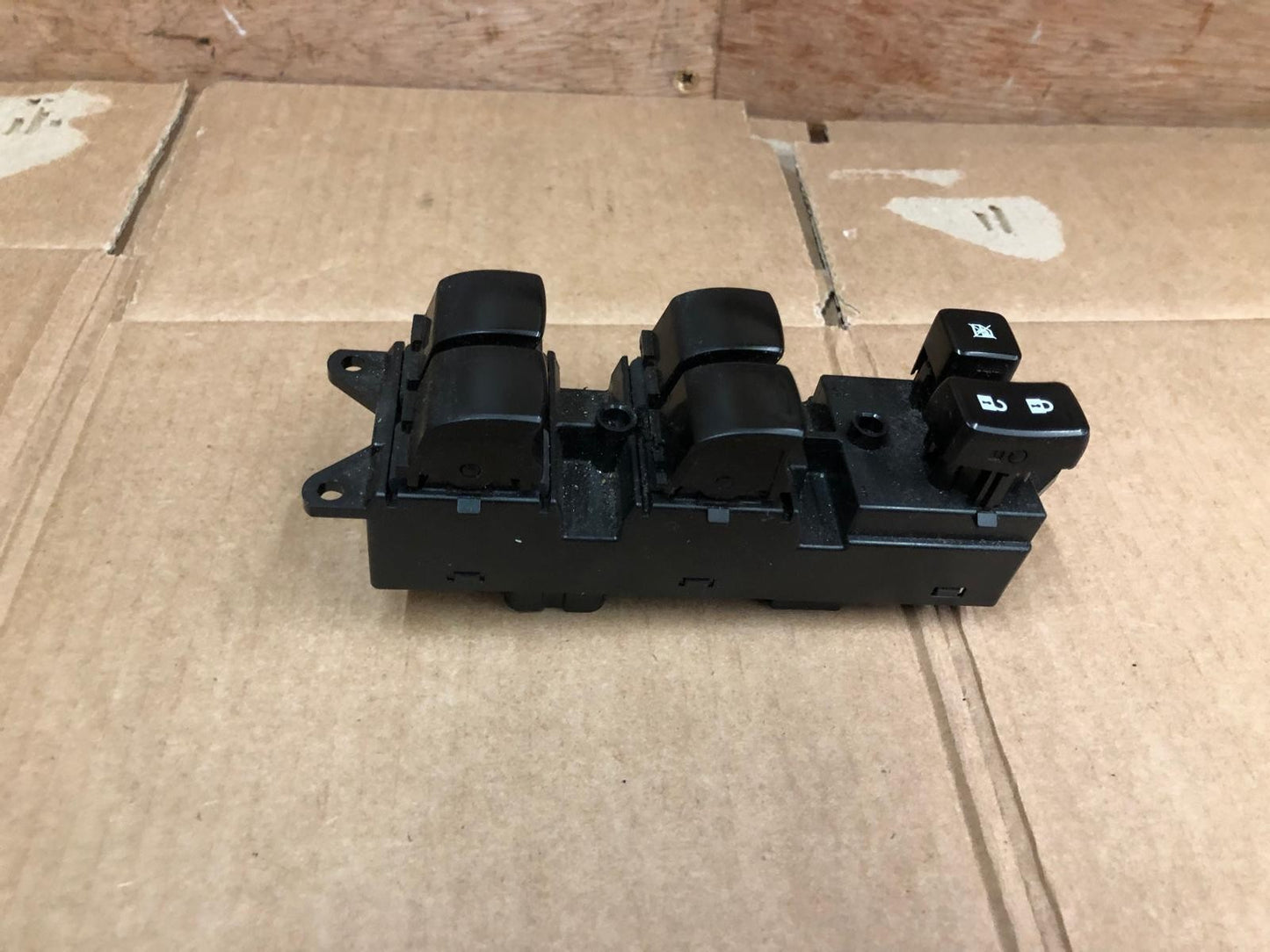 2014 Mitsubishi Outlander GX 4h PHEV Front Right Side Window Switch | 8608A248