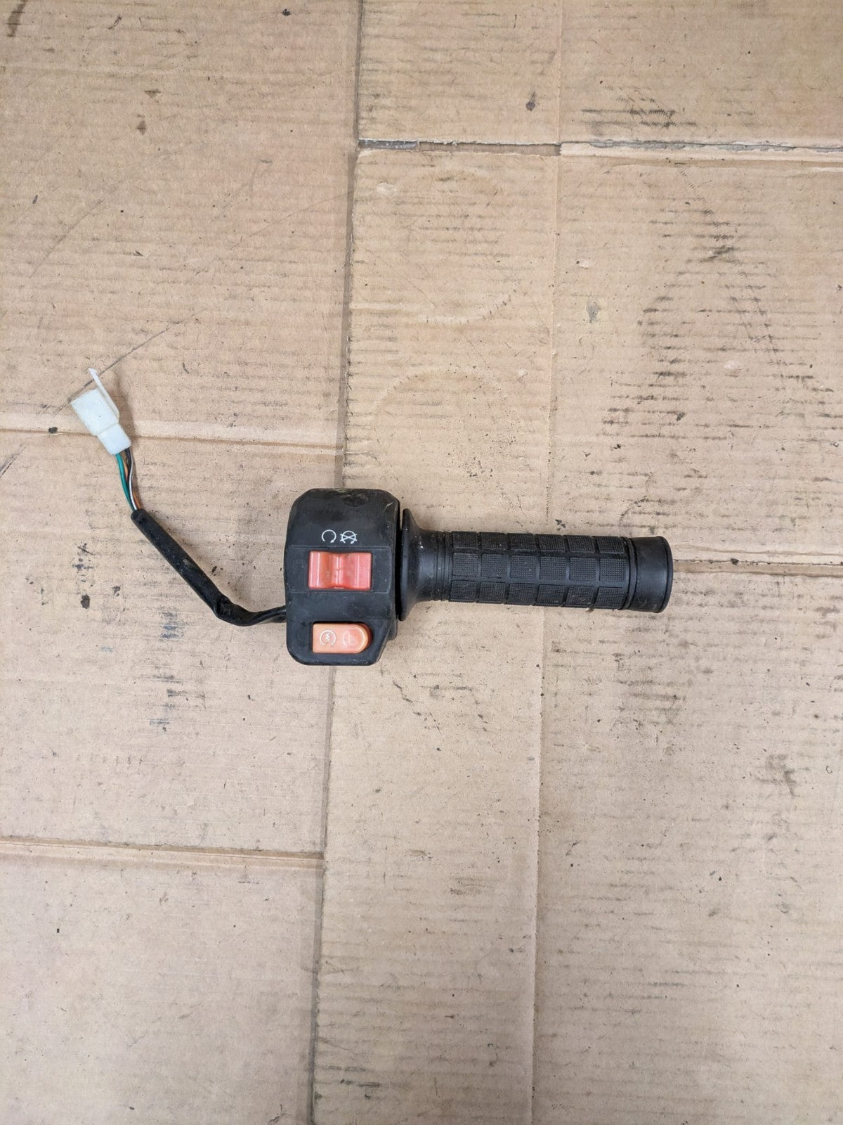 Sinnis Encanto 50 Right Handlebar Switch + Throttle Grip