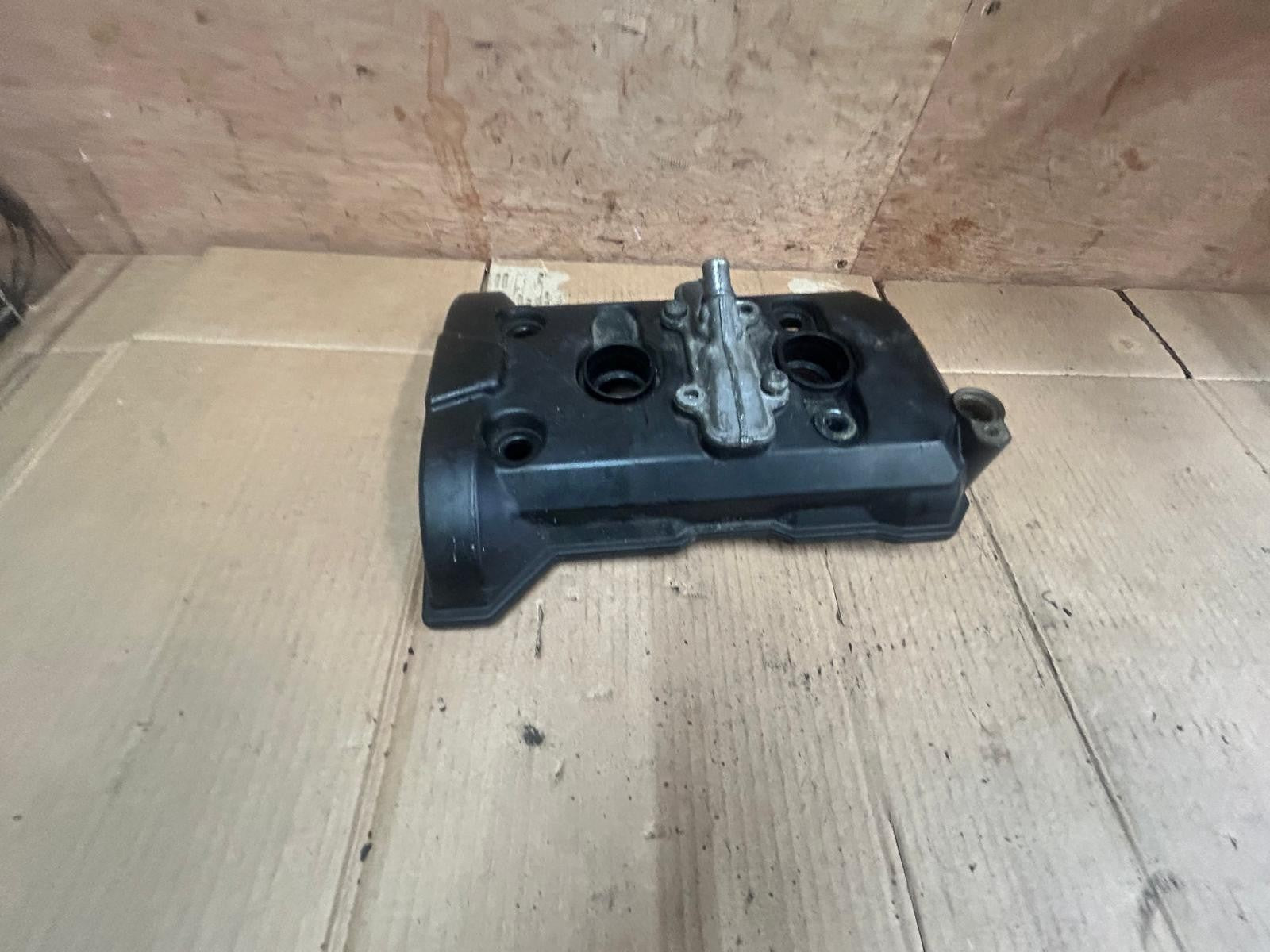 2009 BMW F800gs Cylinder Head Valve Cover | 610812