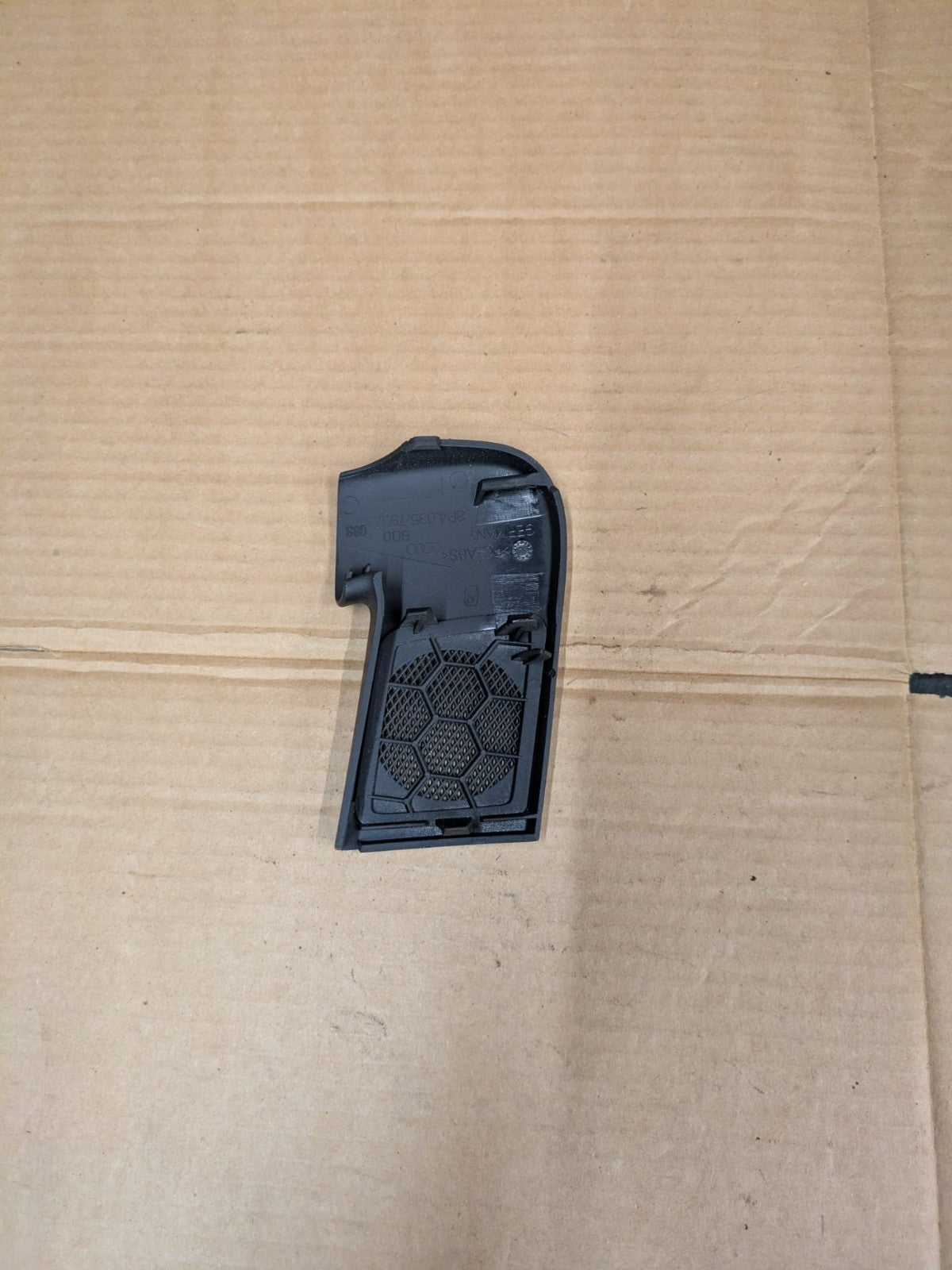 2011 Audi A3 S Line Rear Left Passenger Side Doorcard Speaker Cover | 8P4035793