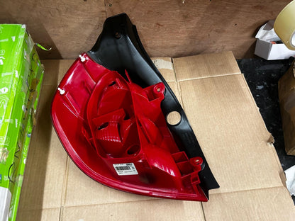 2005 - 2009 Renault Clio MK3 Right Side Tail Light | 088972