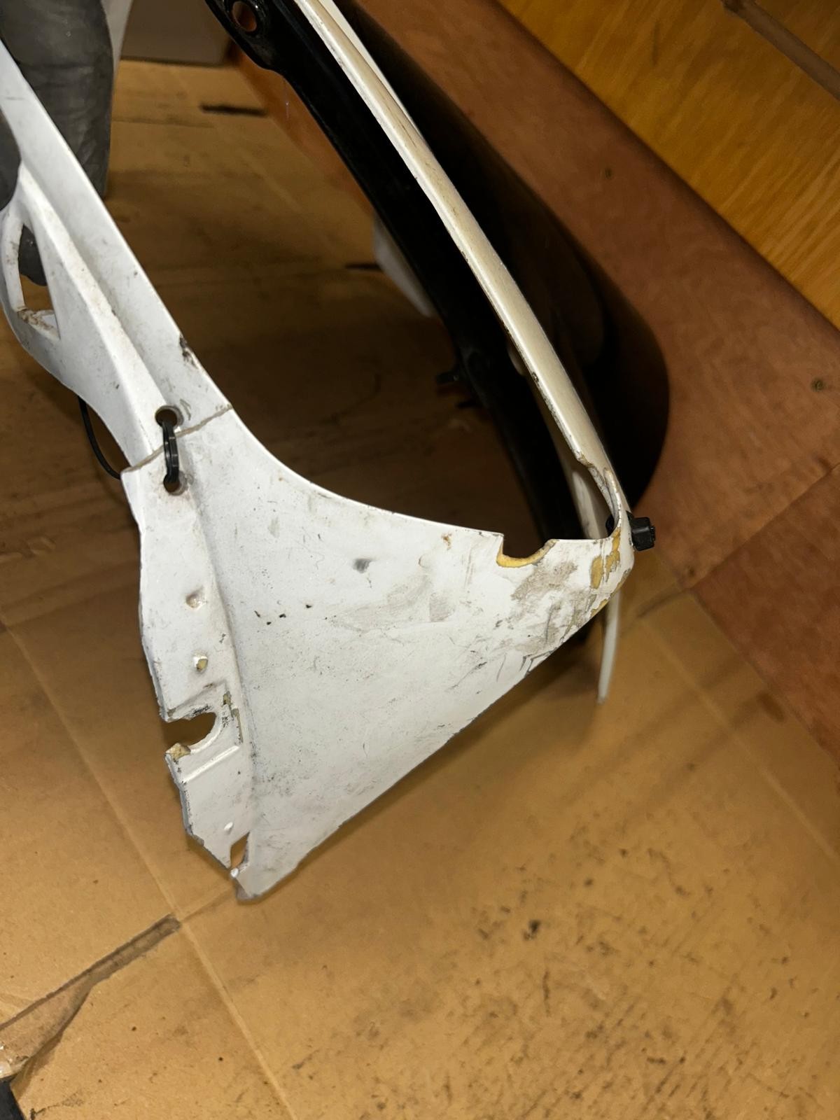 2005 Yamaha R1 Front Nose Upper Fairing