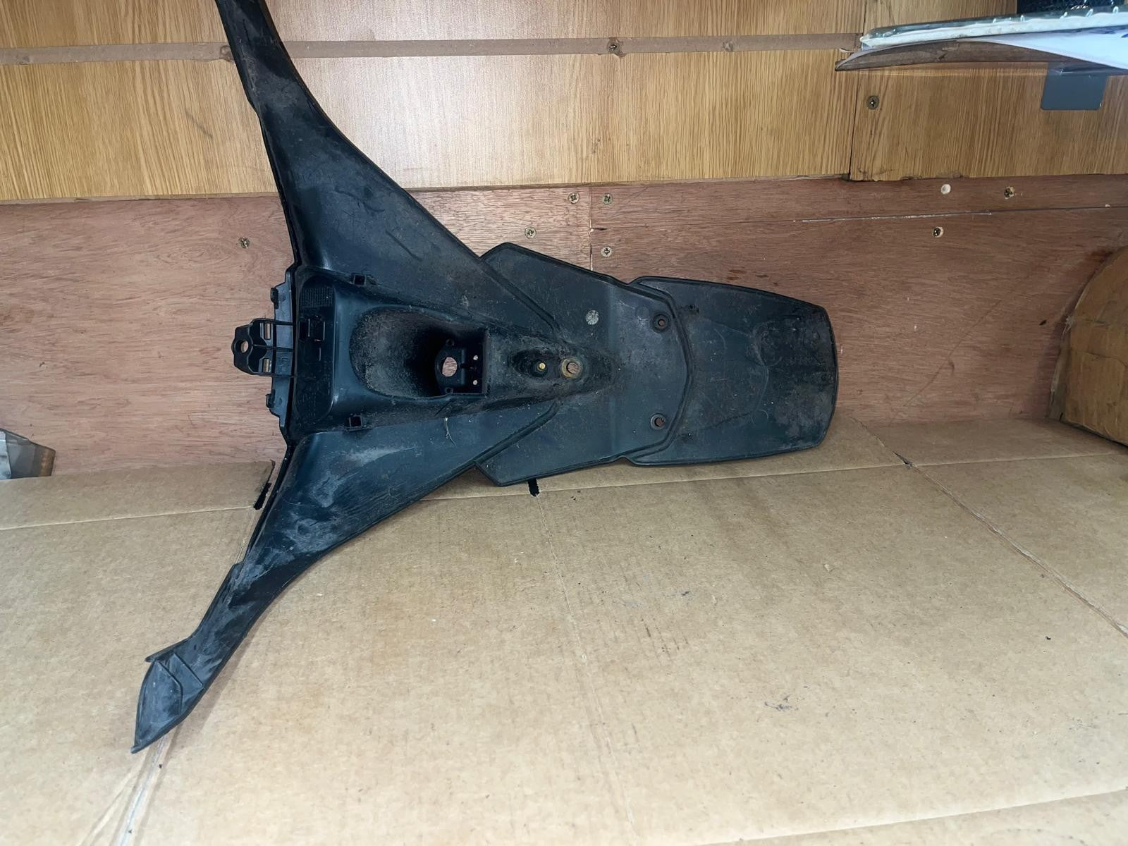 2022 Piaggio MP3 300 Rear Fender Plate Holder | 1B006397