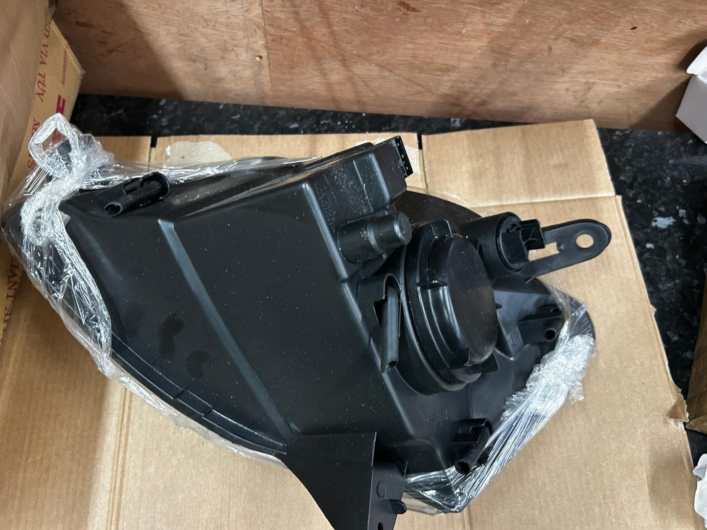 2002 - 2008 Citroen Berlingo Right Side Head Lamp | 20-B003-05-2B (Valeo 043781)
