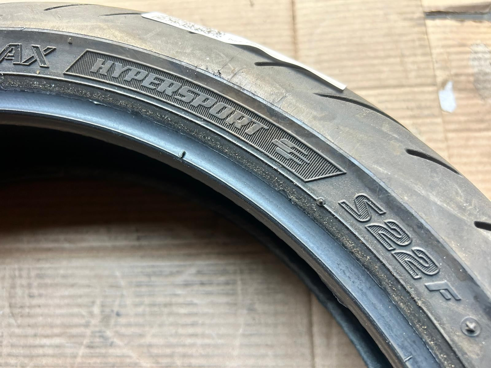 Bridgestone Battlax Hypersport S22F Motorcycle Tyre 120/70/17