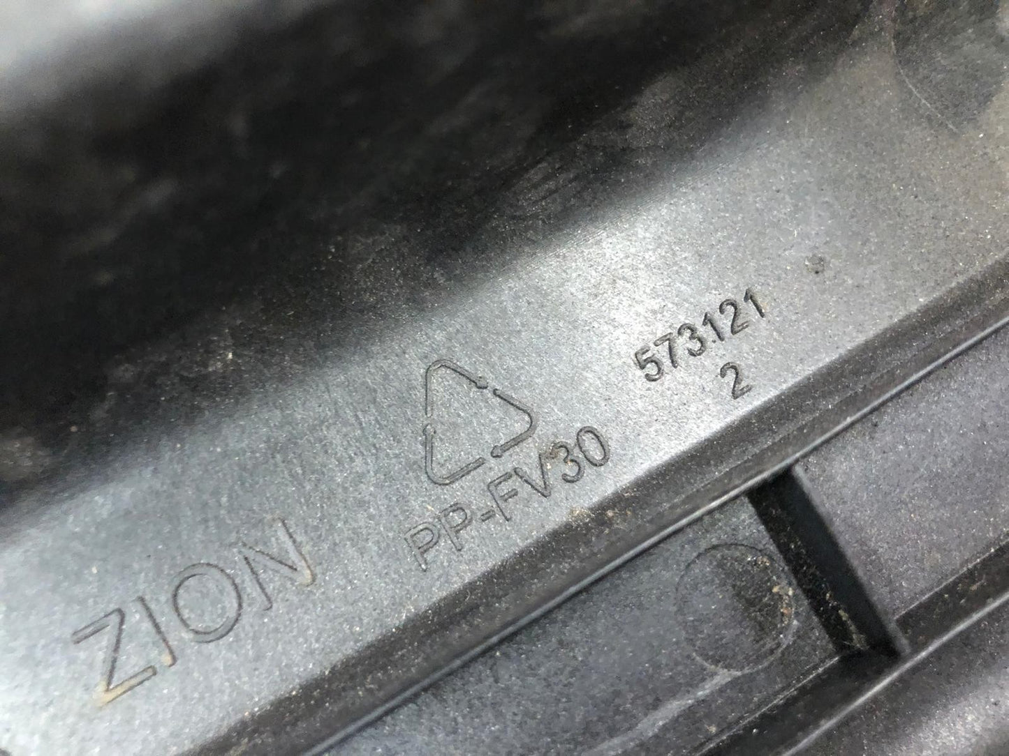Vespa LX Battery Cover Lid | 573121