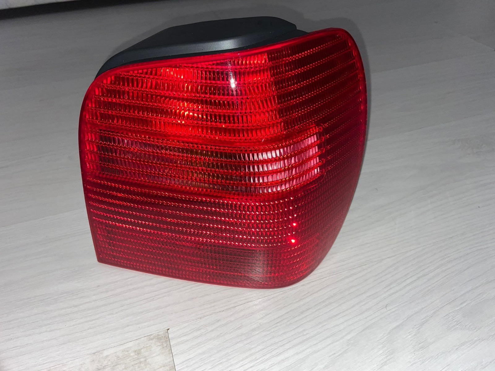 VW Polo 6N2 Right Tail Light | 964080 964078