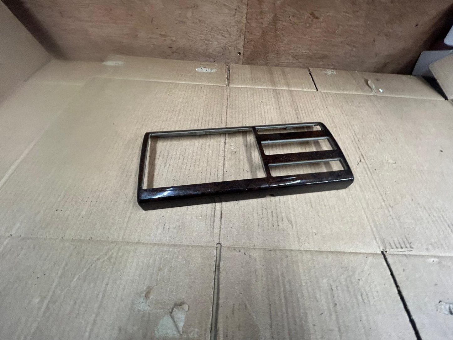 BMW 7 Series E38 Centre Console TV Info Wood Veneer Surround | 8360708