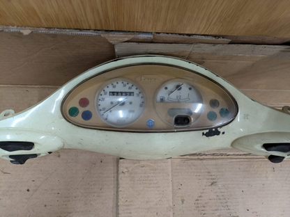 2001 Vespa ET4 Cento 125 Speedometer Instrument Cluster | 29,828 Miles