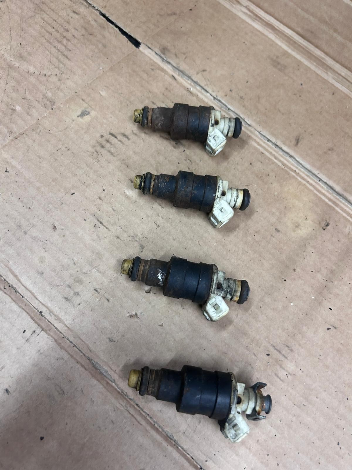 1990 BMW K100 LT Fuel Injectors