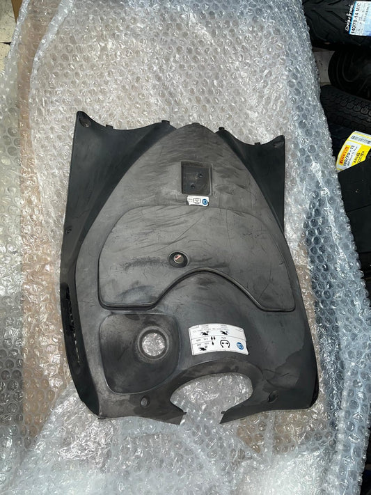 Honda PES 125 Inner Leg Shield Cover | 81131-KTZ