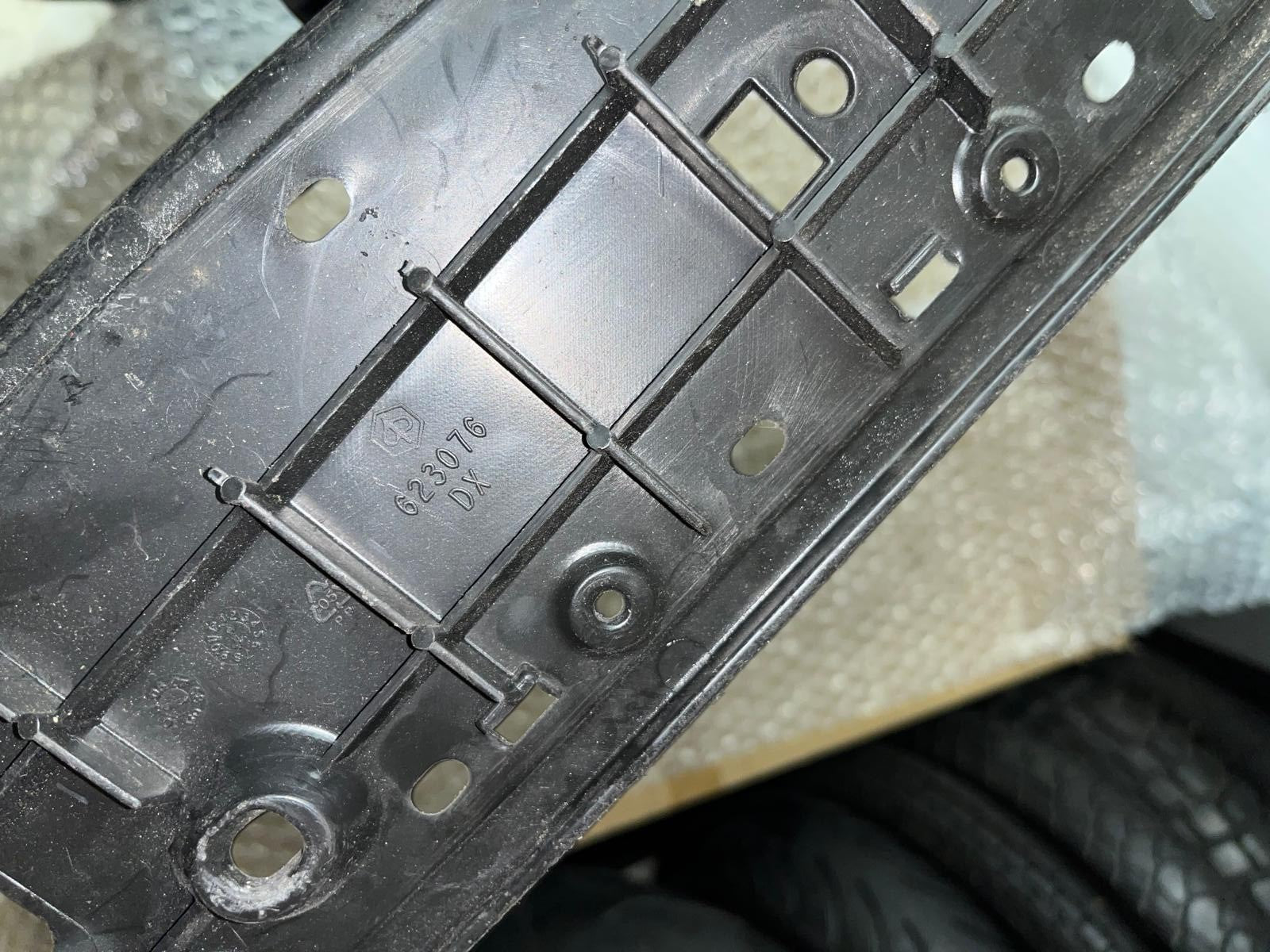 Piaggio MP3 Right Footrest Board Panel | 623076 657485000C