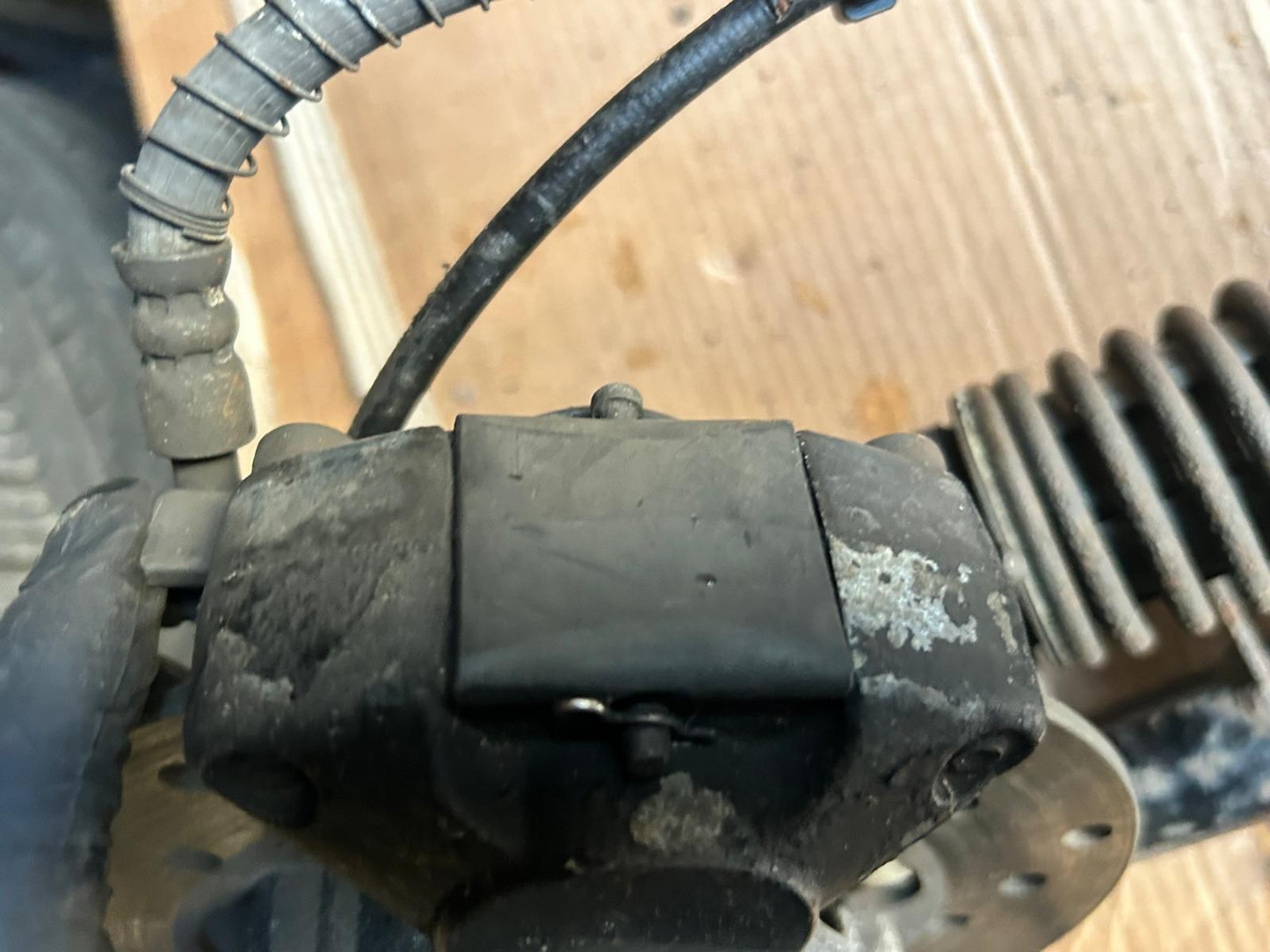 Vespa LX 50 / 125 Front Brake Caliper