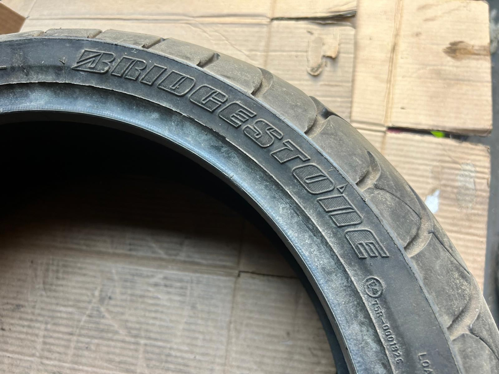 Bridgestone Battlax BT020R Motorcycle Tyre 180/55/17