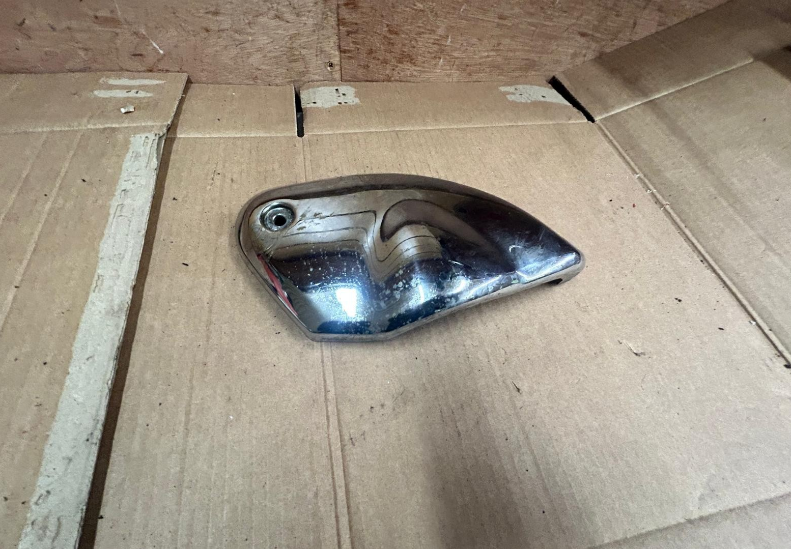 1995 - 1999 Suzuki GSF 600 Bandit Right Side Air Cleaner Cover | 13910-26E0