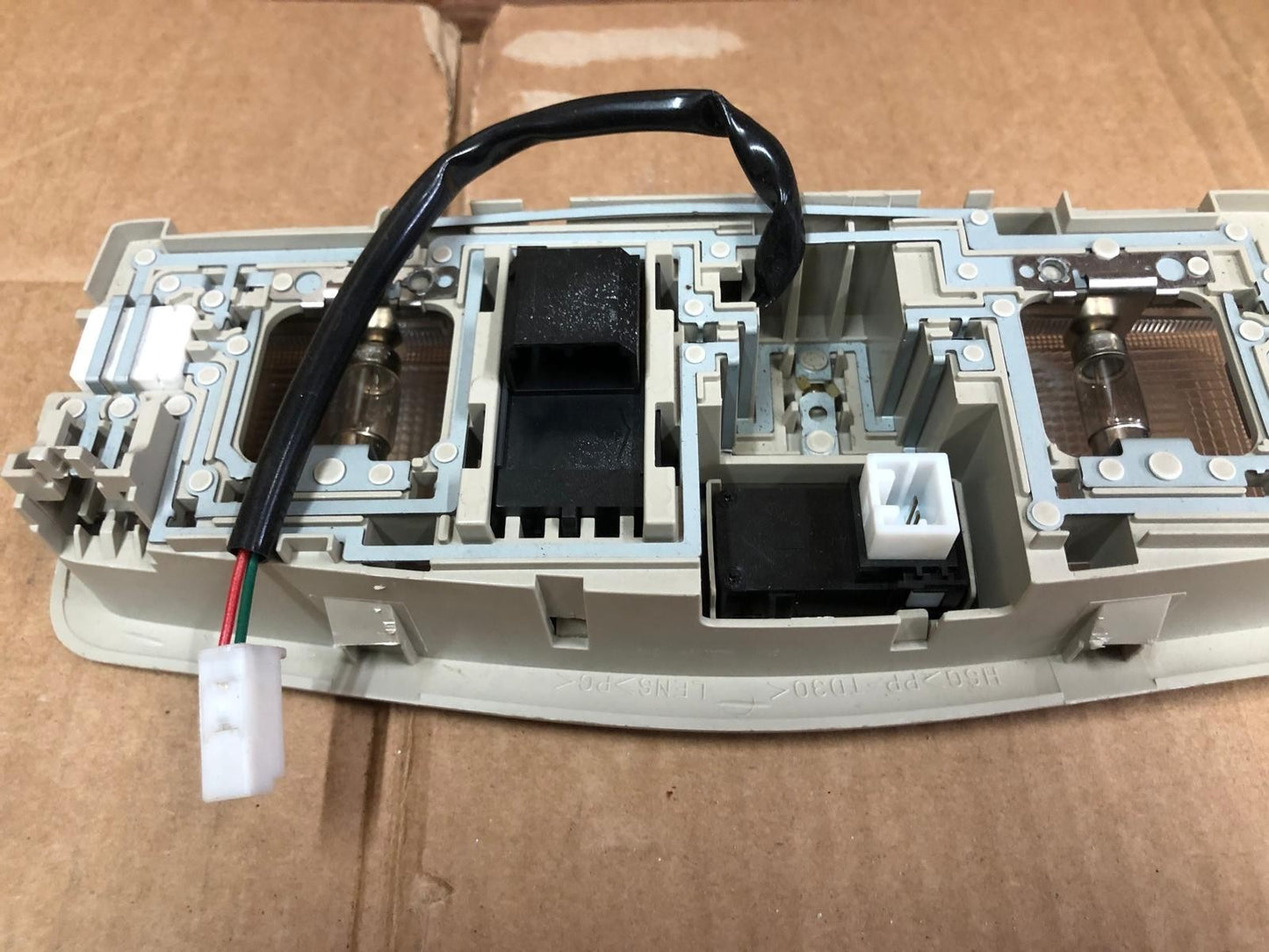 2014 Mitsubishi Outlander GX 4h PHEV Interior Roof Light