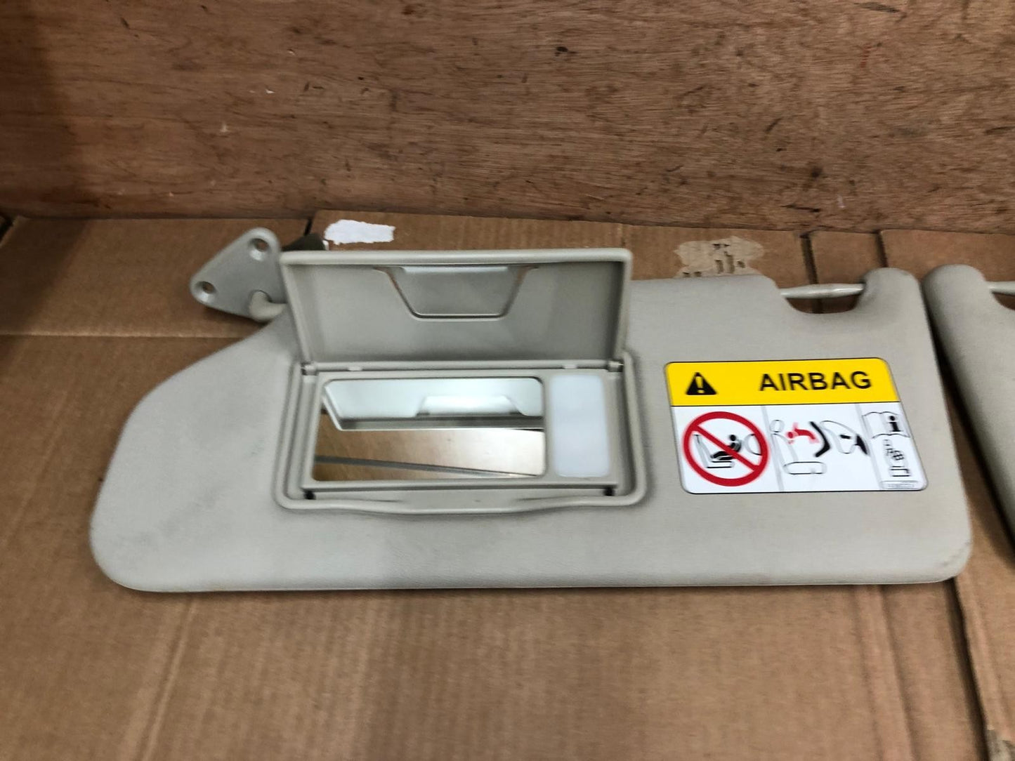 2014 Mitsubishi Outlander GX 4h PHEV Front and Left Sun Visors