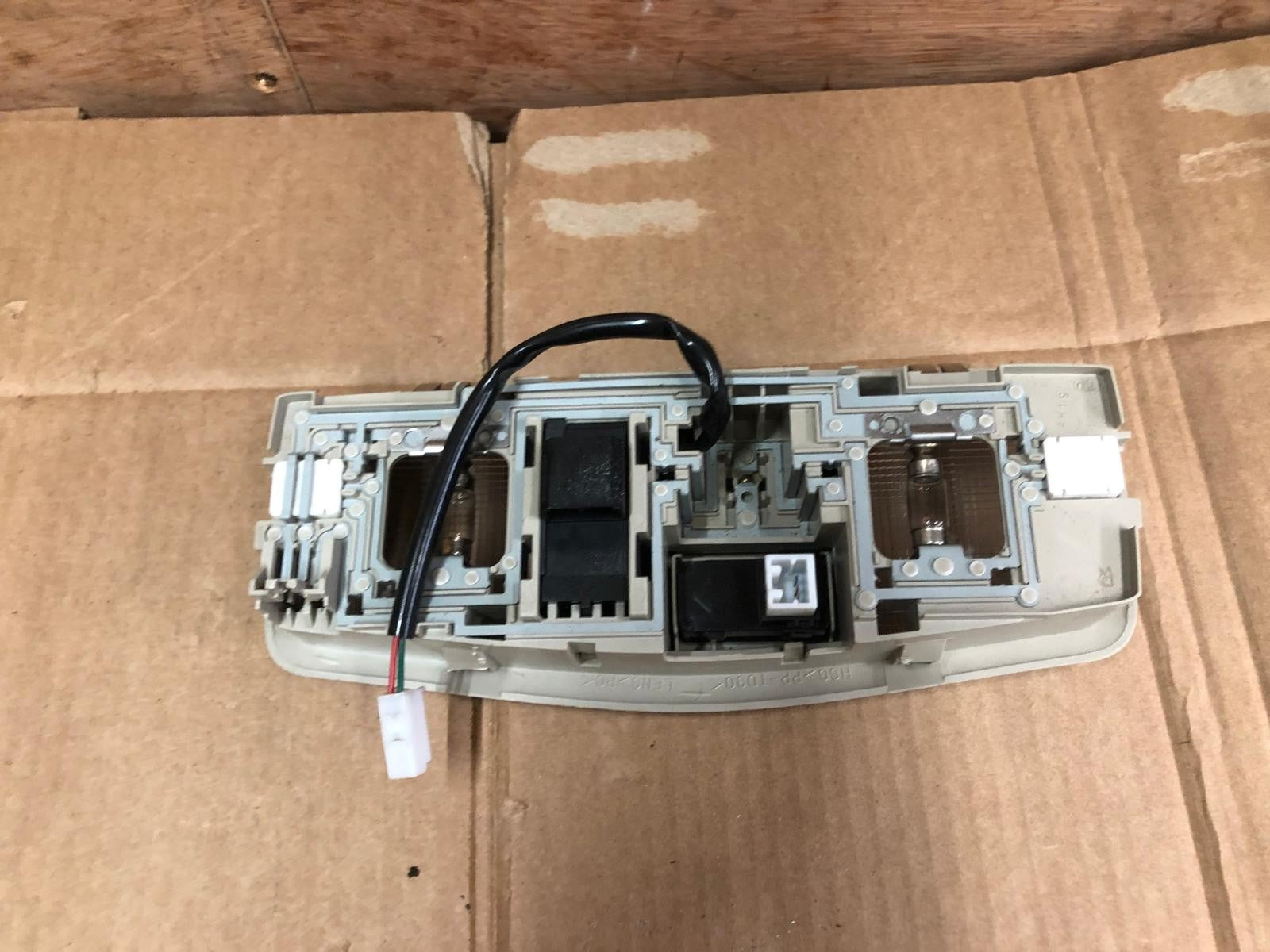 2014 Mitsubishi Outlander GX 4h PHEV Interior Roof Light