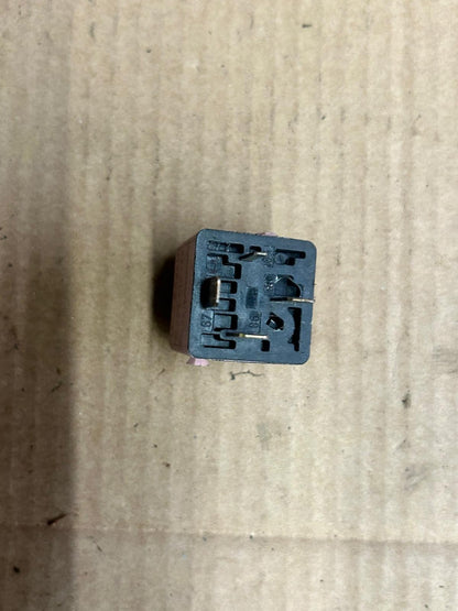 Genuine BMW 7 Series E38 Relay Make Contact Pink | 0332019168