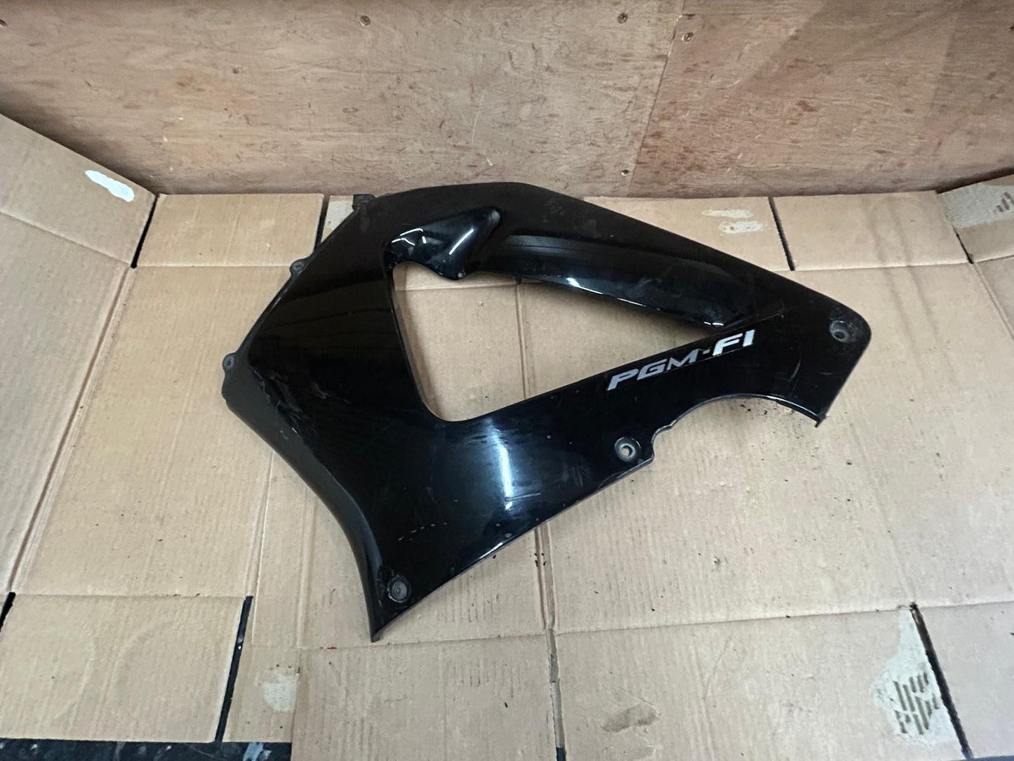 2000 - 2001 Honda 900RR Fireblade Left Side Centre Panel | 64370-MCJA-0000