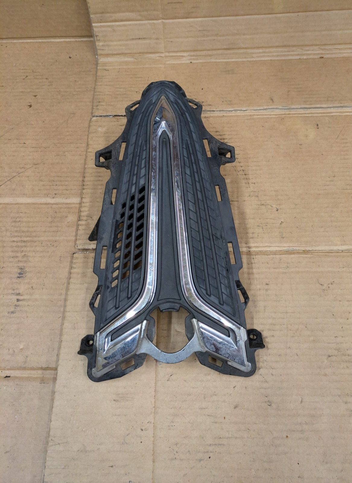 2016 Yamaha XC 115 Delight Front Grille | 1WC-F8309-00