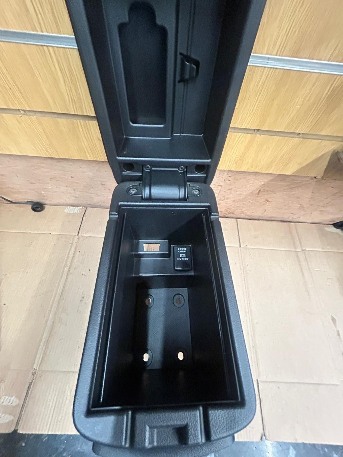 2014 Mitsubishi Outlander GX 4h PHEV Centre Console Arm Rest | 8011B156