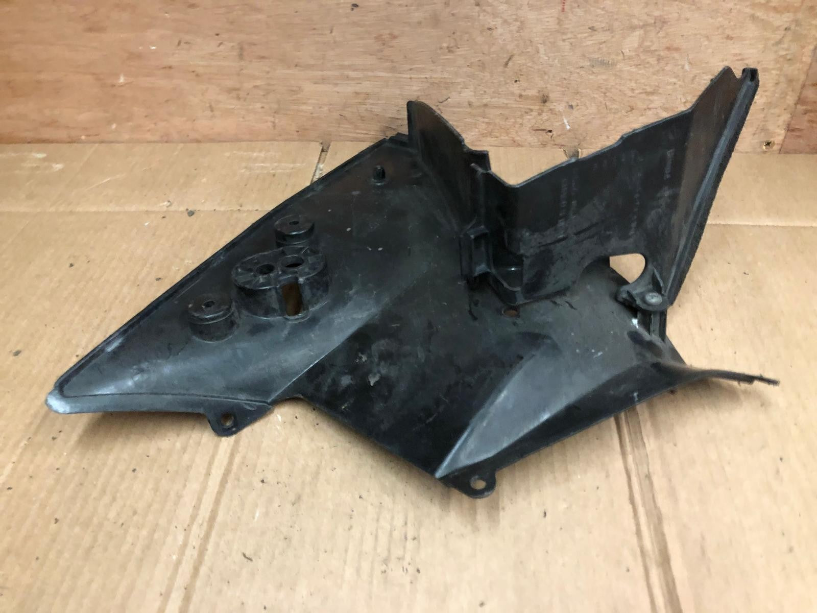2000 - 2001 Honda CBR 900RR Fireblade Right Heat Guard Panel | 64335-MCJ-0000