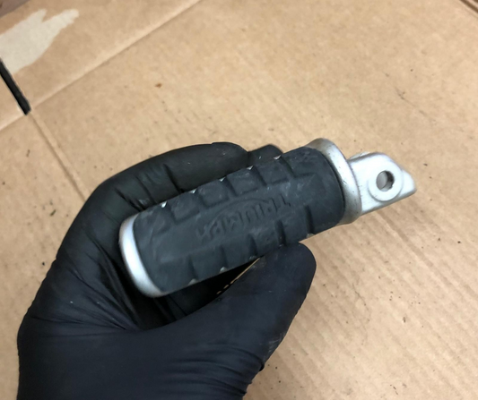 Triumph Bonneville / Street Twin Right Side Rear Passenger Footrest Footpeg