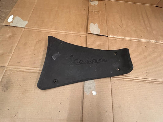 Vespa GTS Battery Cover | 1B001015