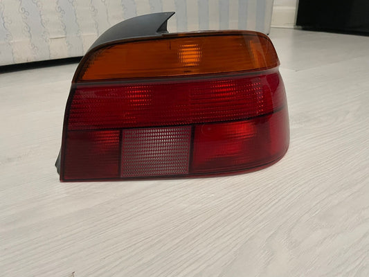 BMW E39 5 Series Rear Right Tail Light | 2VP00724002