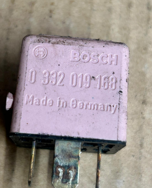 Genuine BMW 7 Series E38 Relay Make Contact Pink | 0332019168 8365326