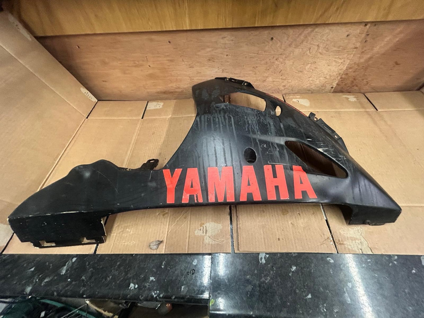 1999- 2002 Yamaha YZF R6 Right Side Lower Fairing Panel Cover
