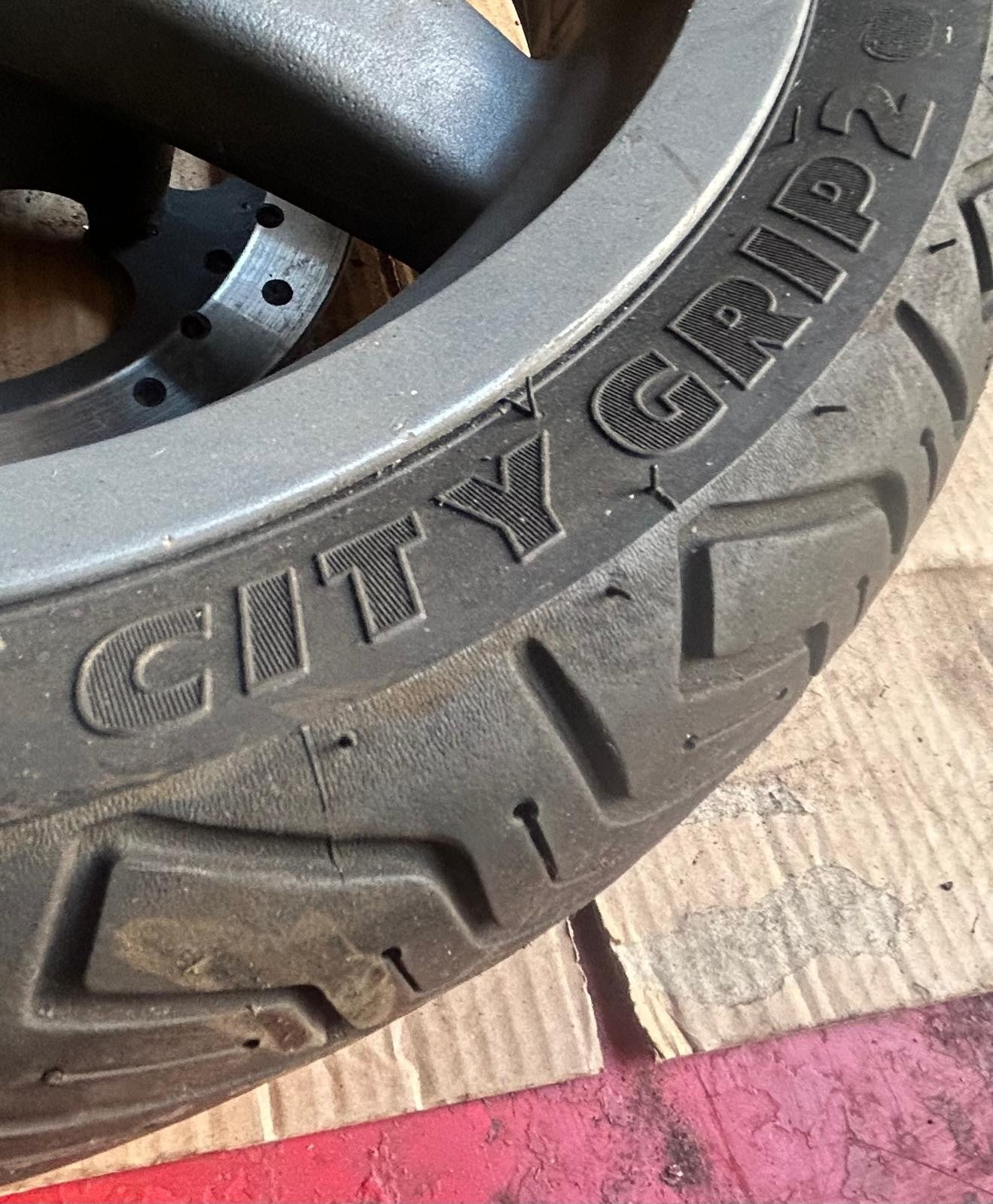Michelin City Grip 2 Tyre 120/70/14