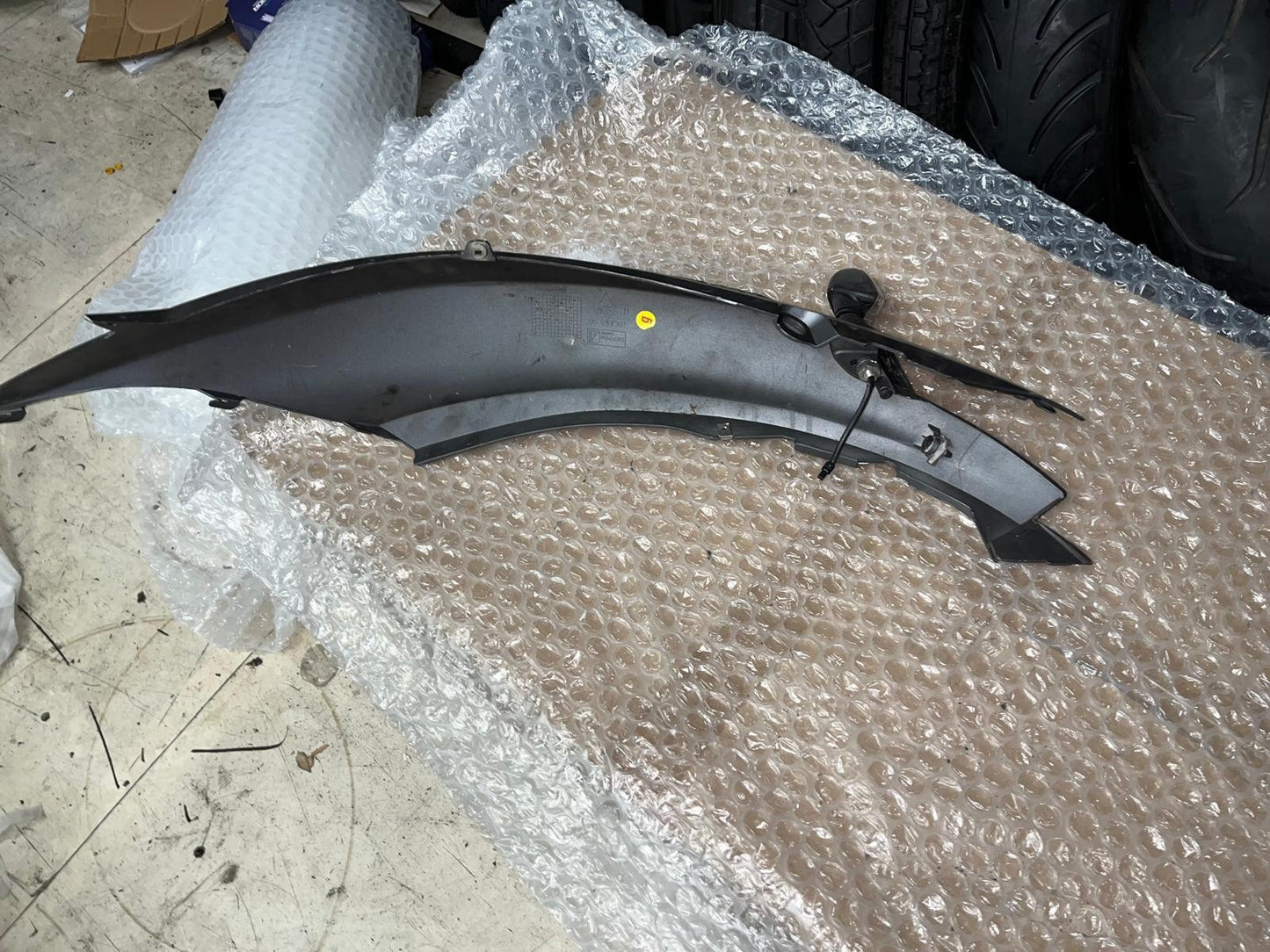 OEM Piaggio MP3 Yourban 300 Rear Right Fairing with Indicator | 657381