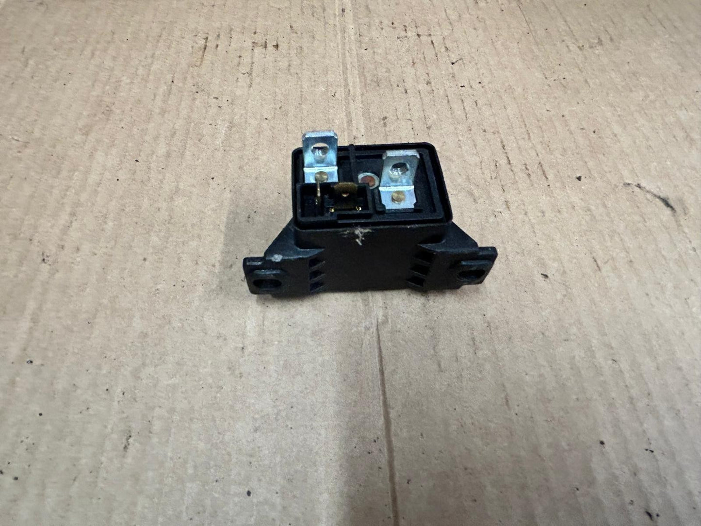 Bosch 1885 - 1995 BMW K75s Lamp Relay | 61131459003 0332002161
