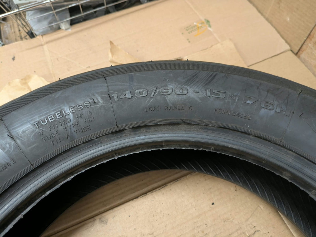 Avon Venom AM42 Rear Motorcycle Tyre 140/90/15 76H