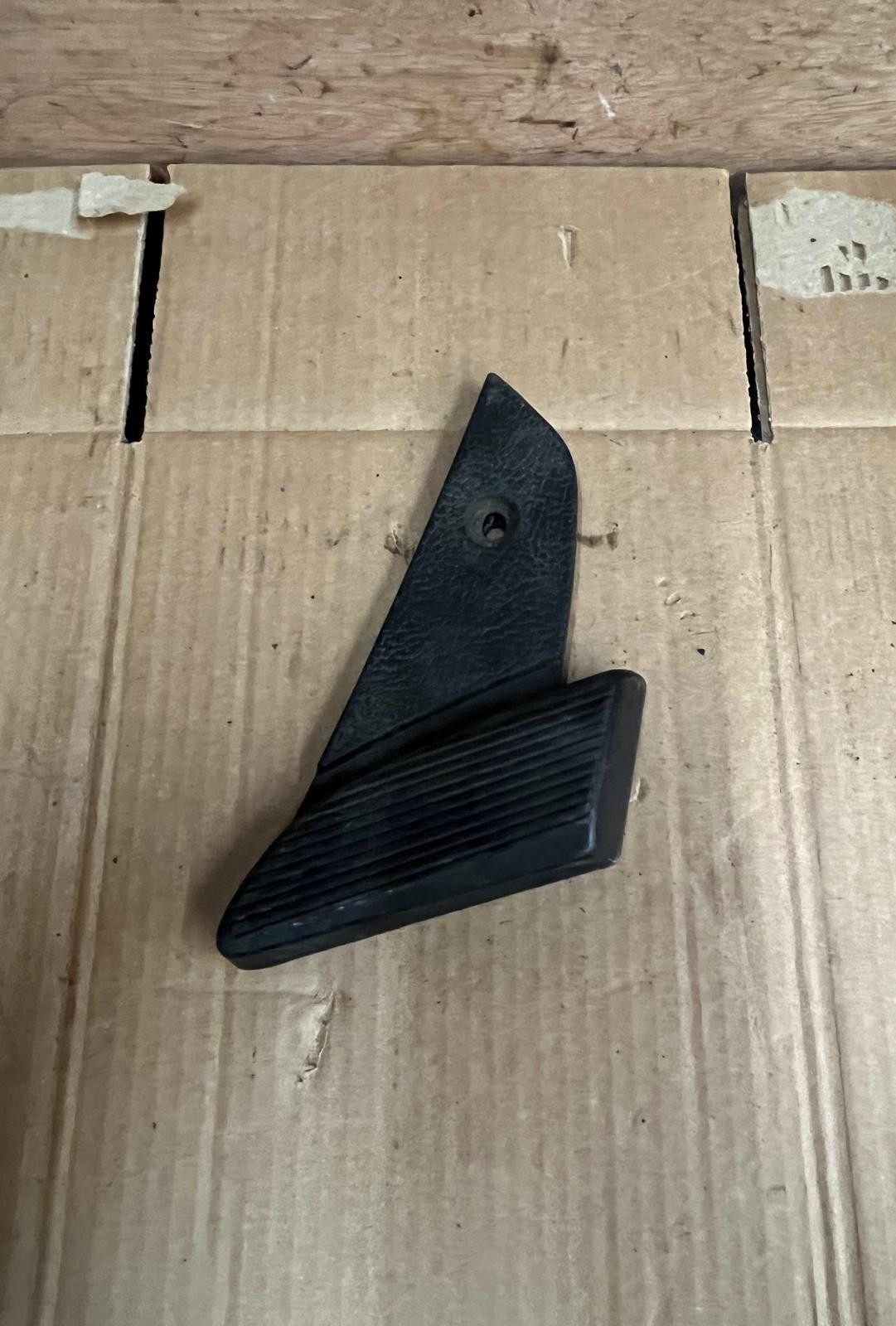 1998 - 2014 Vespa LX 125 150 Left Side Footrest | 622125