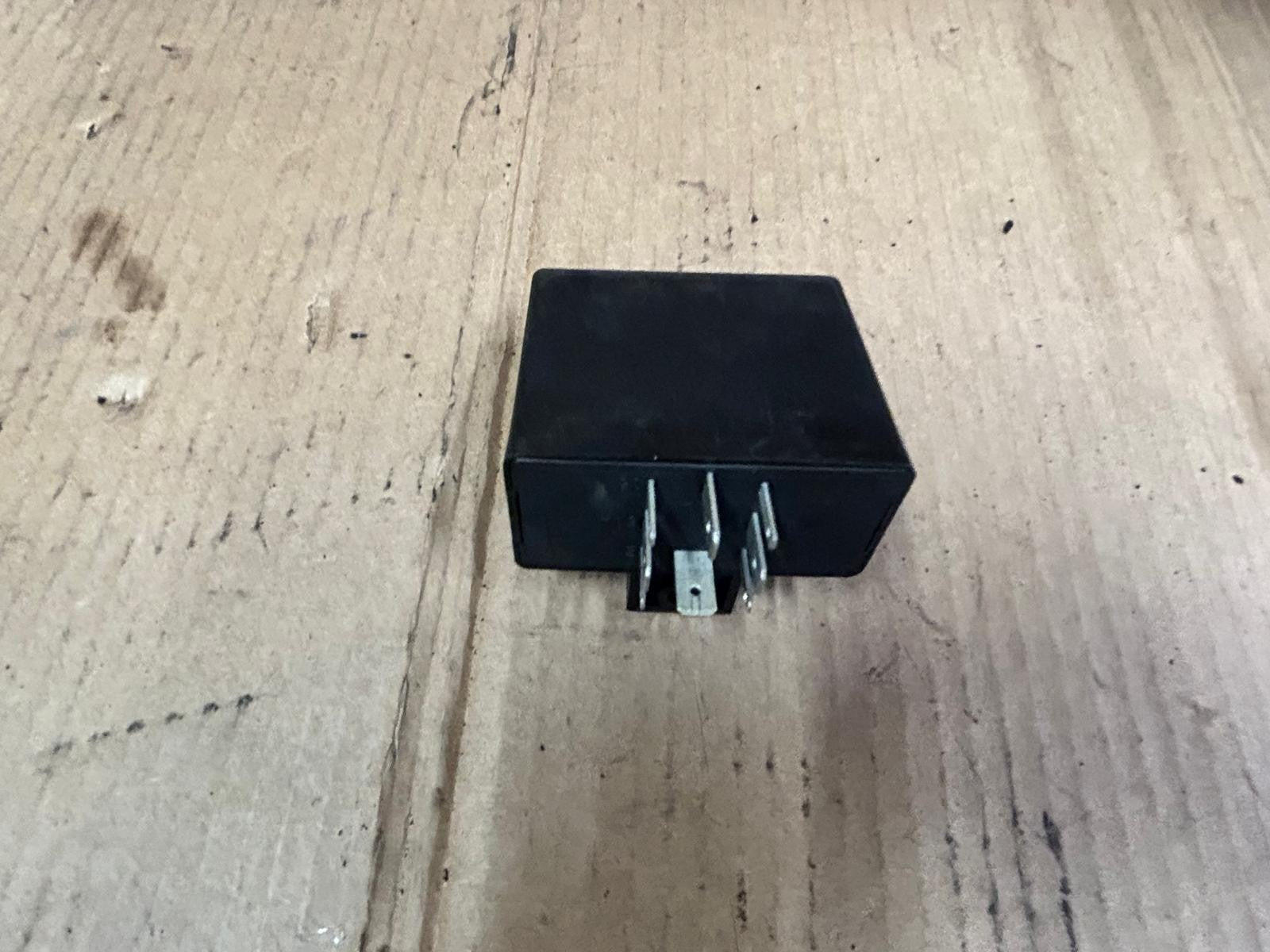 1885 - 1995 BMW K75s Lamp Relay | 61131459003