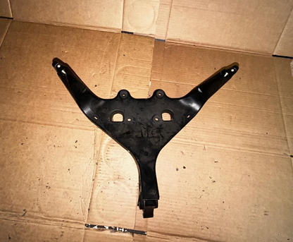 Honda CB400SB NC39 Upper Cowl Bracket