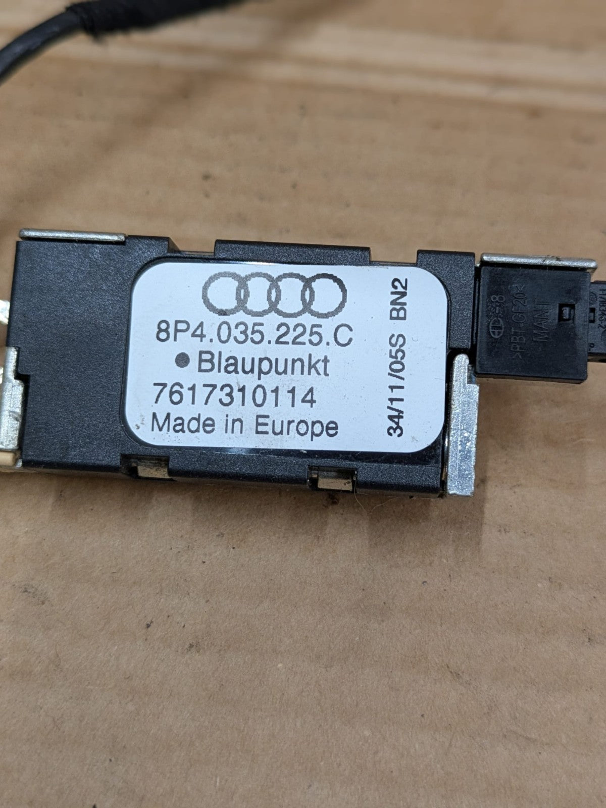 2011 Audi A3 S Line Antenna Booster Module | 8P4035225C