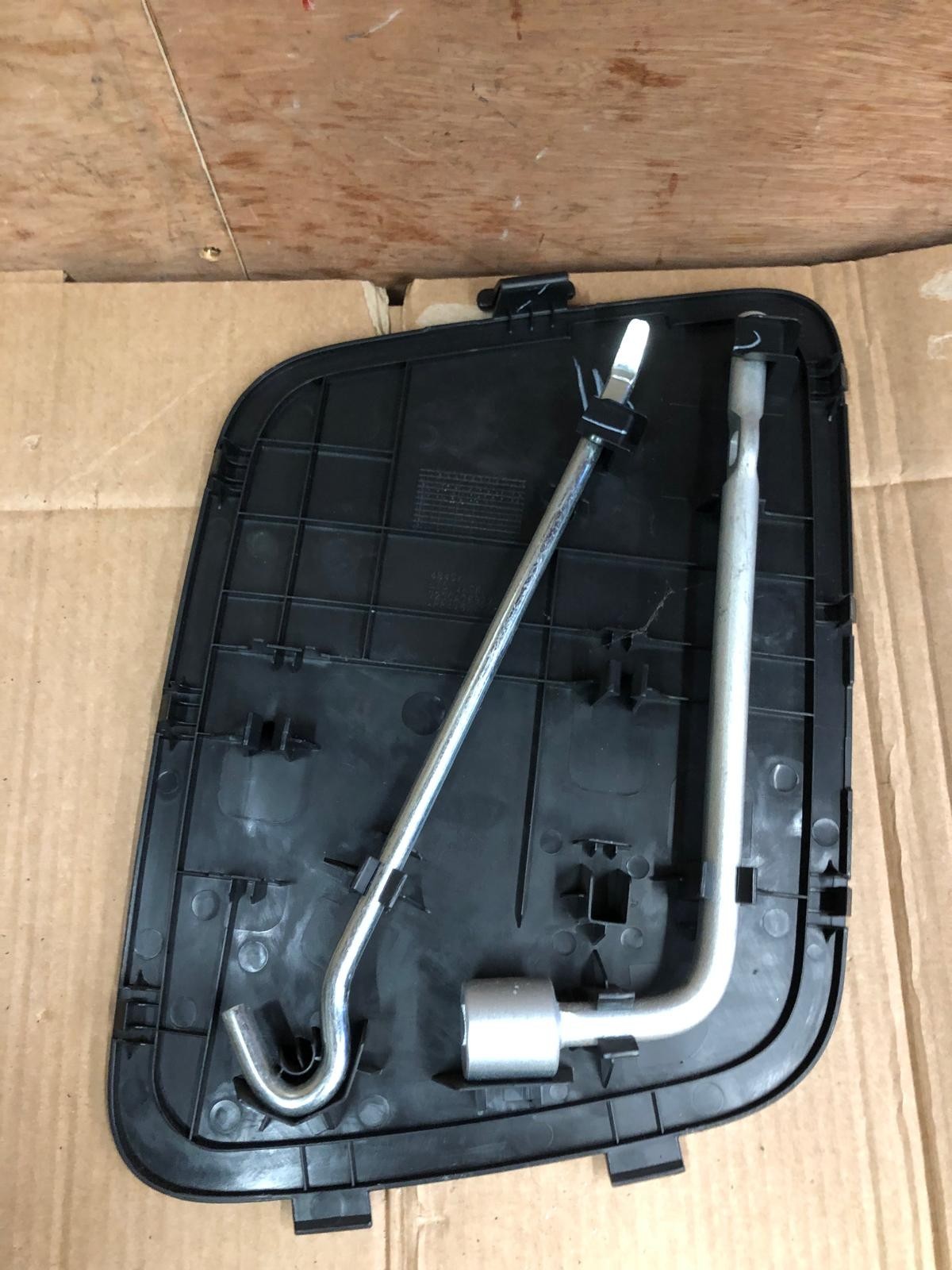 2014 Mitsubishi Outlander GX 4h PHEV Spare Tyre Tool Kit | 7230A769ZZ